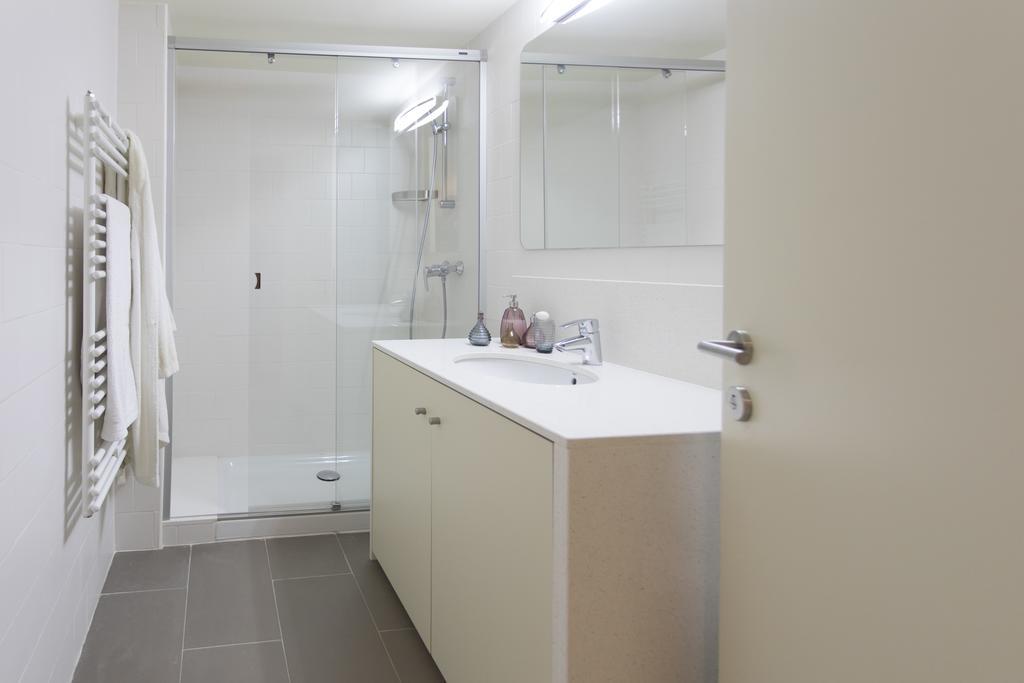 Bravissimo Cort Reial-3A Apartment Girona Bagian luar foto